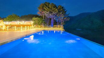 Gapyeong JH Poolvilla & Glamping