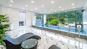 Gapyeong JH Poolvilla & Glamping