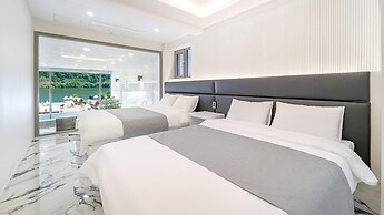 Gapyeong JH Poolvilla & Glamping