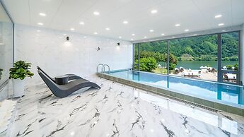 Gapyeong JH Poolvilla & Glamping