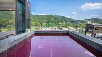 Gapyeong JH Poolvilla & Glamping