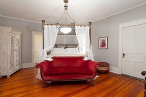 Oaklea Mansion Bed and Breakfast