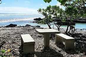 Moana Breeze Eco Lodge
