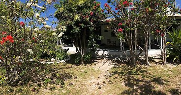 Moana Breeze Eco Lodge
