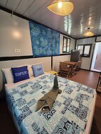 Moana Breeze Eco Lodge