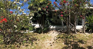 Moana Breeze Eco Lodge