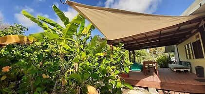 Moana Breeze Eco Lodge