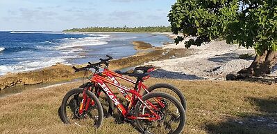Moana Breeze Eco Lodge