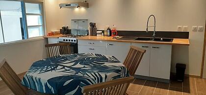 Moana Breeze Eco Lodge