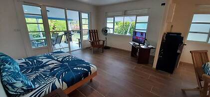 Moana Breeze Eco Lodge