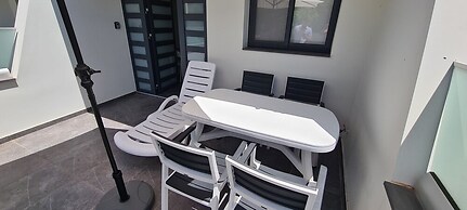 Nissi Twins Apartments by STAY BnB