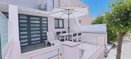 Nissi Twins Apartments by STAY BnB