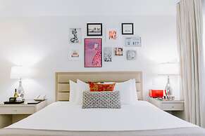 UMA House by Yurbban South Beach