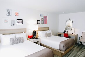 UMA House by Yurbban South Beach