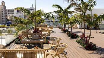 UMA House by Yurbban South Beach