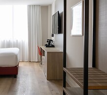 UMA House by Yurbban South Beach