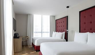 UMA House by Yurbban South Beach