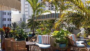 UMA House by Yurbban South Beach