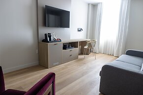 UMA House by Yurbban South Beach