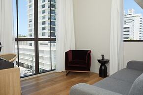 UMA House by Yurbban South Beach