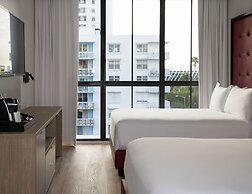 UMA House by Yurbban South Beach