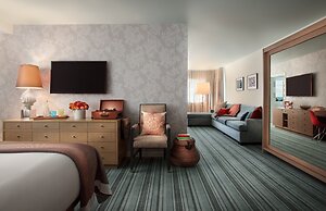 UMA House by Yurbban South Beach