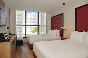 UMA House by Yurbban South Beach