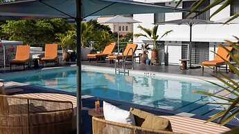 UMA House by Yurbban South Beach