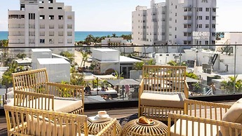 UMA House by Yurbban South Beach