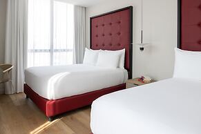 UMA House by Yurbban South Beach