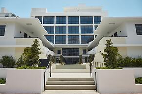 UMA House by Yurbban South Beach