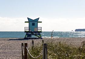 UMA House by Yurbban South Beach