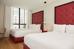 UMA House by Yurbban South Beach