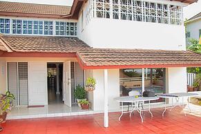 The Whytehouse Villa