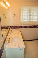 The Whytehouse Villa