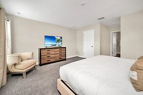 Gorgeous, Modern Home W/private Pool!