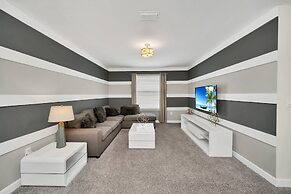 Gorgeous, Modern Home W/private Pool!