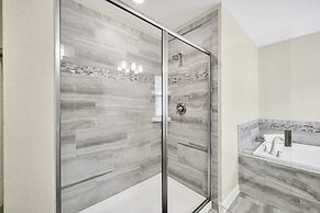 Gorgeous, Modern Home W/private Pool!