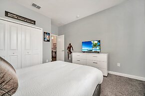 Gorgeous, Modern Home W/private Pool!