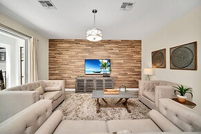 Gorgeous, Modern Home W/private Pool!