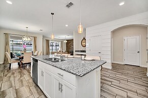 Gorgeous, Modern Home W/private Pool!