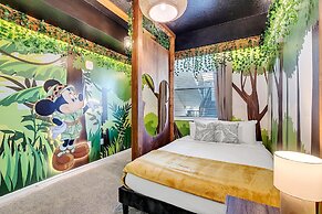 NEW Magically Themed Condo w/ Pool View!