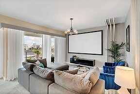 NEW Magically Themed Condo w/ Pool View!