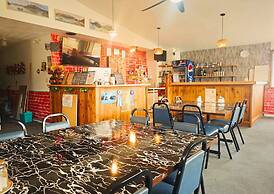 Cozy Corner Motel & Restaurant