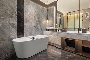 Hualuxe Qidong