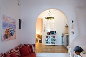 Elegant villa with ocean views & 2 pools