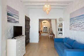 Elegant villa with ocean views & 2 pools