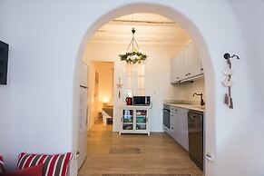 Elegant villa with ocean views & 2 pools