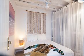 Elegant villa with ocean views & 2 pools