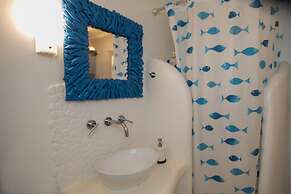 Elegant villa with ocean views & 2 pools